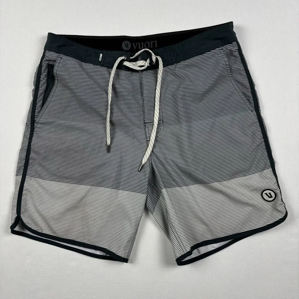 Vuori V314 Cruise Board Shorts Mens 32 Green Gray Colorblock Unlined Drawstring